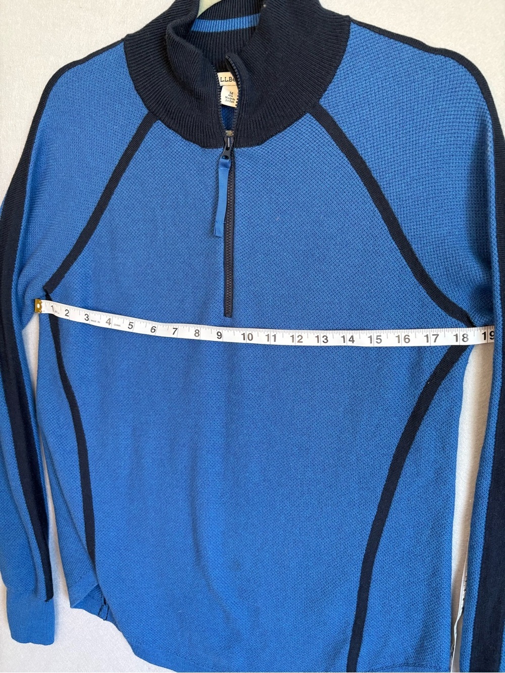 L.L. Bean Blue Fleece Quarter-Zip with Black Trim Sz M Athleisure Outdoor Hike - Picture 6 of 7